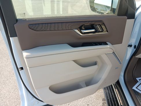 New 2026 GMC Yukon XL Denali image 8