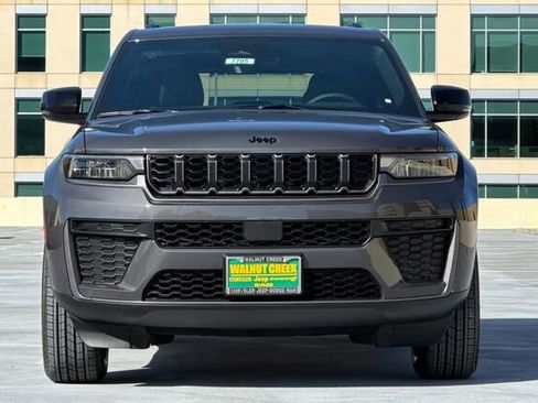 New 2026 Jeep Grand Cherokee Altitude AWD/4WD image 6