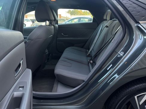 Used 2025 Hyundai Elantra SEL image 26