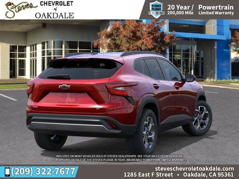 New 2026 Chevrolet Trax LT w/ LT Convenience Package FWD image 4