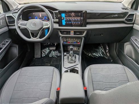 New 2026 Volkswagen Taos SE image 14