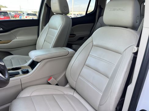 Used 2017 GMC Acadia Denali w/ Technology Package image 9