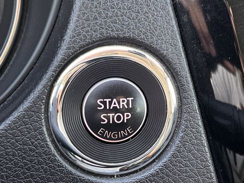 Used 2017 Nissan Rogue Sport SL w/ SL Premium Package image 24