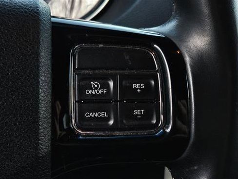 Used 2017 Dodge Grand Caravan SXT image 12