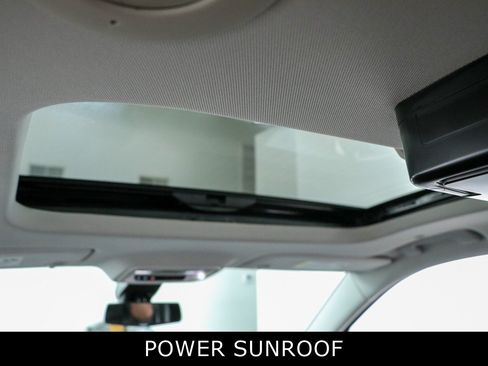 Used 2018 Chevrolet Traverse LT FWD image 22