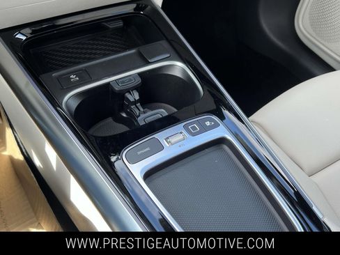 Used 2025 Mercedes-Benz GLA 250 4MATIC image 27