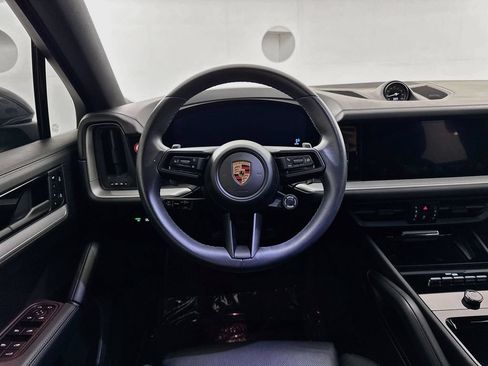 Used 2024 Porsche Cayenne Coupe AWD/4WD image 23