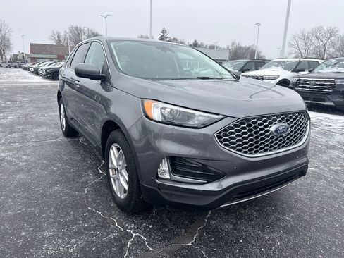 Used 2024 Ford Edge SEL w/ Convenience Package image 4