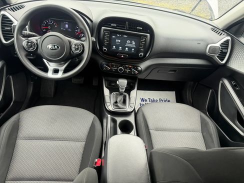 Used 2021 Kia Soul LX FWD image 16