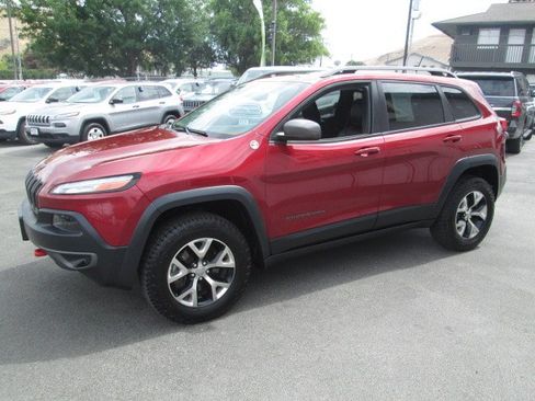 Used 2014 Jeep Cherokee Trailhawk w/ Technology Group AWD/4WD image 3