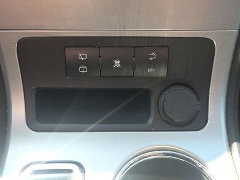 Used 2010 GMC Acadia SLE FWD image 30