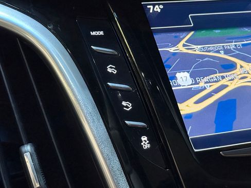 Used 2018 Cadillac Escalade Platinum image 34