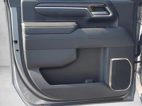 Used 2025 GMC Sierra 2500 SLE w/ SLE Value Package; image 16