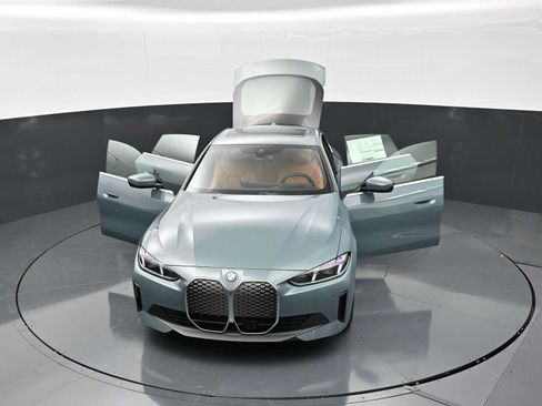 New 2026 BMW i4 eDrive40 w/ Premium Package RWD image 24