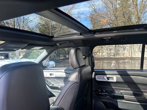 Used 2023 Ford Explorer ST-Line w/ Class IV Trailer Tow Package image 34