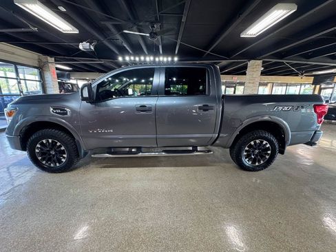 Used 2017 Nissan Titan PRO-4X w/ Pro-4x Convenience Package AWD/4WD image 4