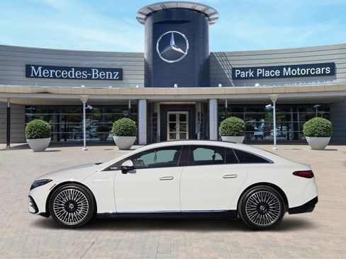 Used 2023 Mercedes-Benz EQS 450+ Sedan image 3
