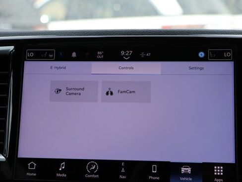 New 2023 Chrysler Pacifica Limited w/ Uconnect Theater Family Group image 22