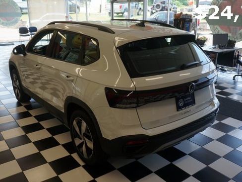 Certified 2025 Volkswagen Taos S image 5