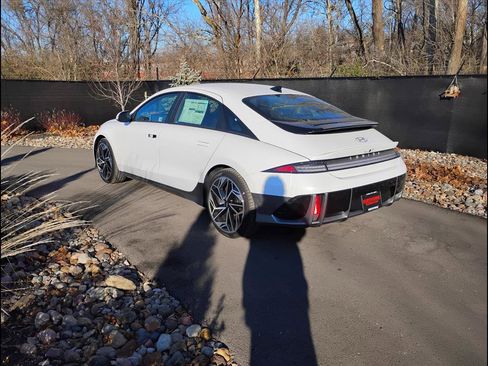 New 2025 Hyundai Ioniq 6 SEL image 4