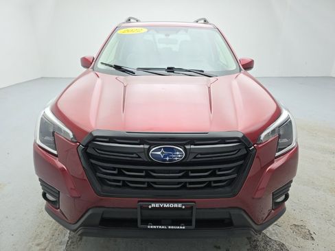 Used 2022 Subaru Forester Premium image 4