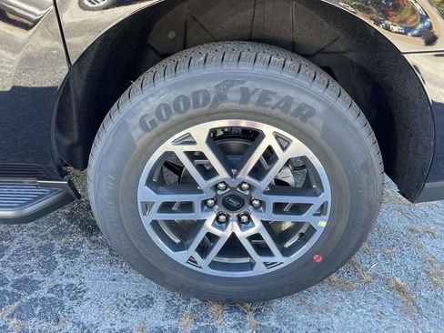 Used 2025 Ford Expedition Max Active image 21