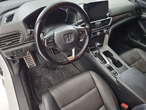 Used 2019 Honda Accord Sport image 2