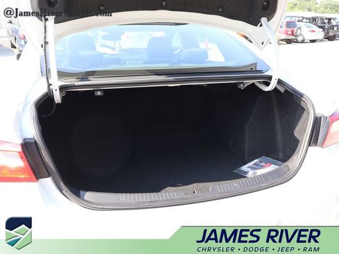 Used 2024 Chevrolet Malibu LT FWD image 15