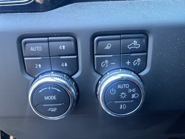 Used 2024 GMC Sierra 1500 AT4 w/ Technology Package AWD/4WD image 10