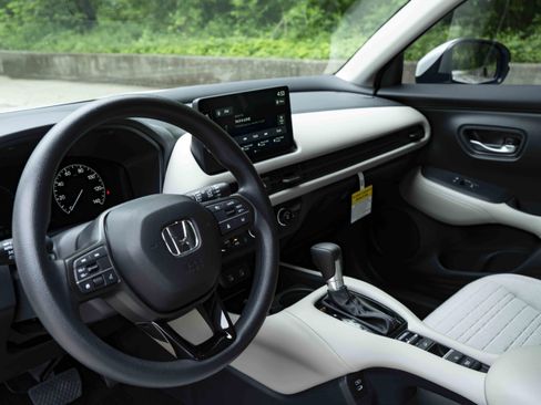 Used 2026 Honda HR-V LX image 16