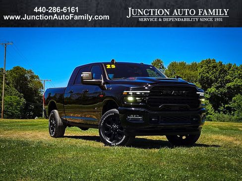 Used 2025 RAM 2500 Laramie AWD/4WD image 1