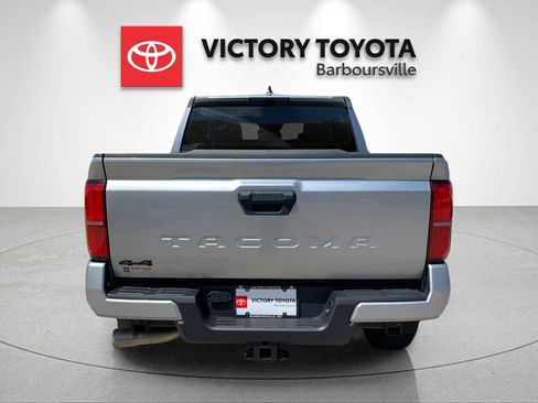 Used 2024 Toyota Tacoma TRD Off-Road AWD/4WD image 4