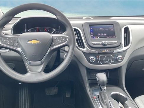 Used 2024 Chevrolet Equinox LS w/ LS Convenience Package image 9