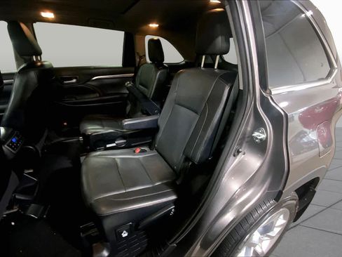 Used 2015 Toyota Highlander Limited Platinum AWD/4WD image 21