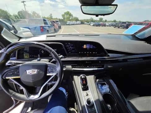 Used 2021 Cadillac Escalade ESV Sport w/ Driver Assist Tech Package AWD/4WD image 4