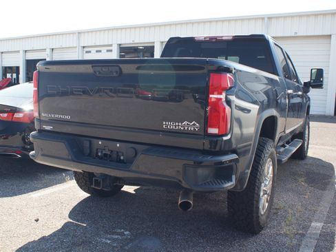 Used 2025 Chevrolet Silverado 2500 High Country w/ High Country Premium Package AWD/4WD image 5