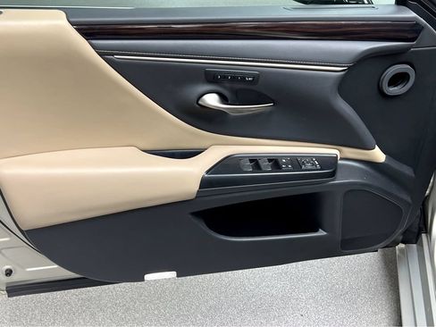 Used 2020 Lexus ES 350 w/ Premium Package FWD image 38