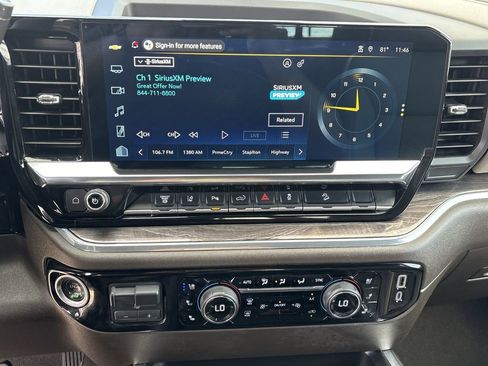 Used 2025 Chevrolet Silverado 2500 LTZ w/ LTZ Premium Package image 18