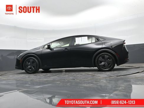 Used 2025 Toyota Prius LE AWD/4WD image 42