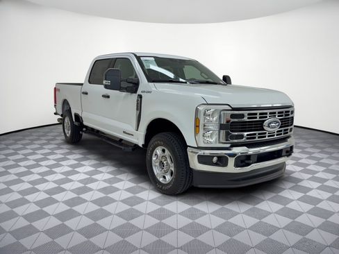Used 2025 Ford F250 XLT w/ FX4 Off-Road Package AWD/4WD image 7
