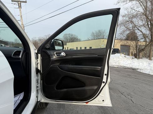 Used 2021 Jeep Grand Cherokee Limited AWD/4WD image 16