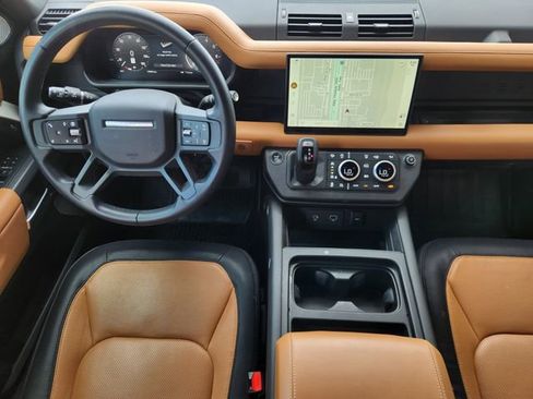 Used 2024 Land Rover Defender 130 X-Dynamic SE image 26