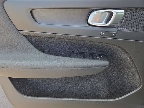 Certified 2023 Volvo XC40 Recharge Core AWD/4WD image 21
