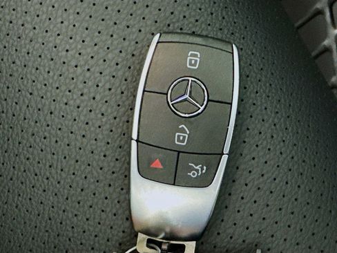 Used 2025 Mercedes-Benz GLE 350 4MATIC image 39
