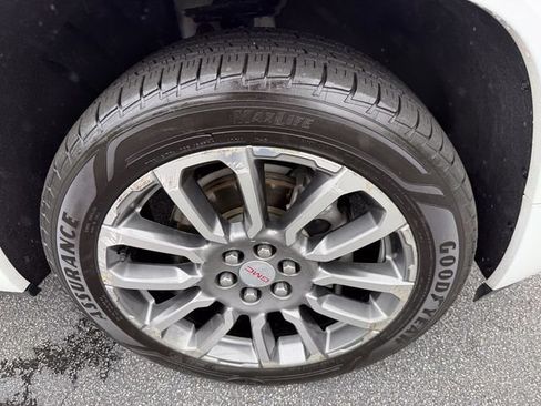 Used 2023 GMC Acadia Denali AWD/4WD image 45