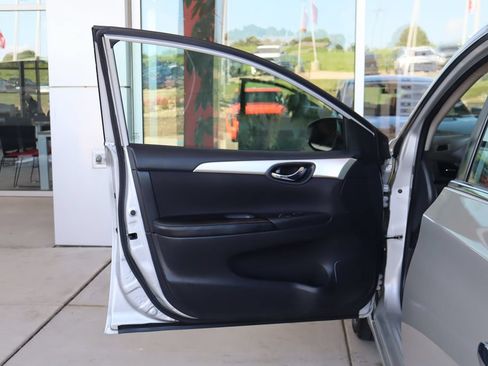 Used 2019 Nissan Sentra S FWD image 10