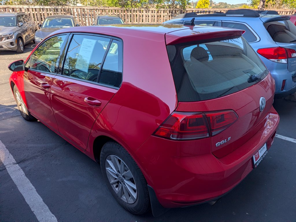 Used 2016 Volkswagen Golf S FWD image 3