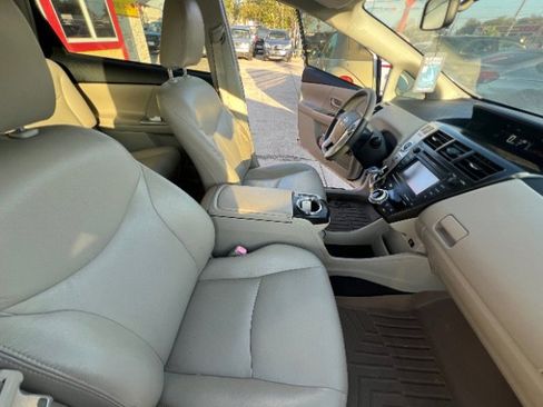 Used 2012 Toyota Prius V Three image 12