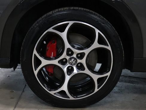 Used 2024 Alfa Romeo Tonale Veloce w/ Active Assist Package image 39