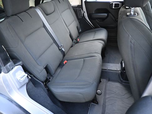 Used 2019 Jeep Wrangler Unlimited Sport image 19